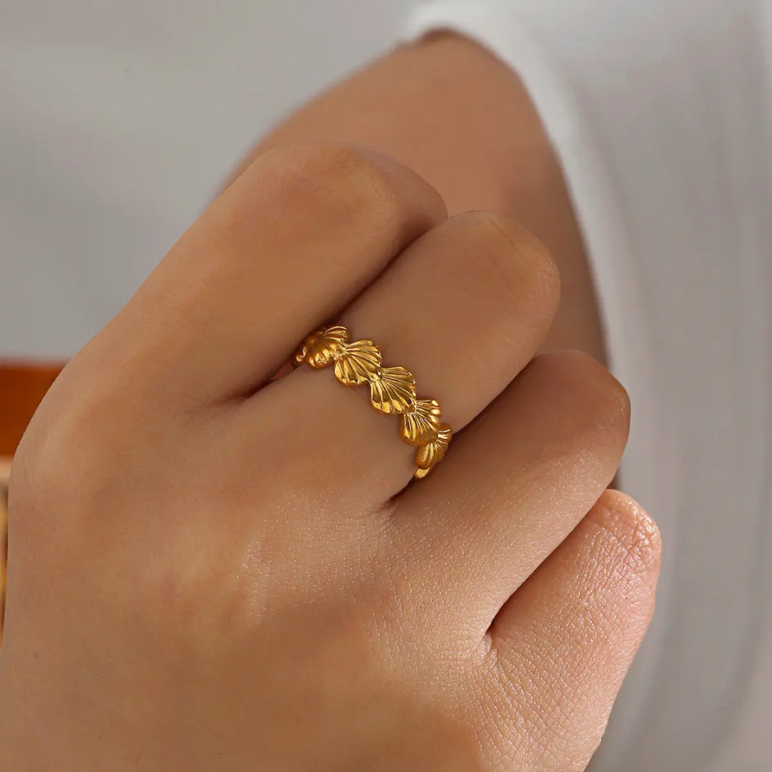 Mini Shell Gold Ring