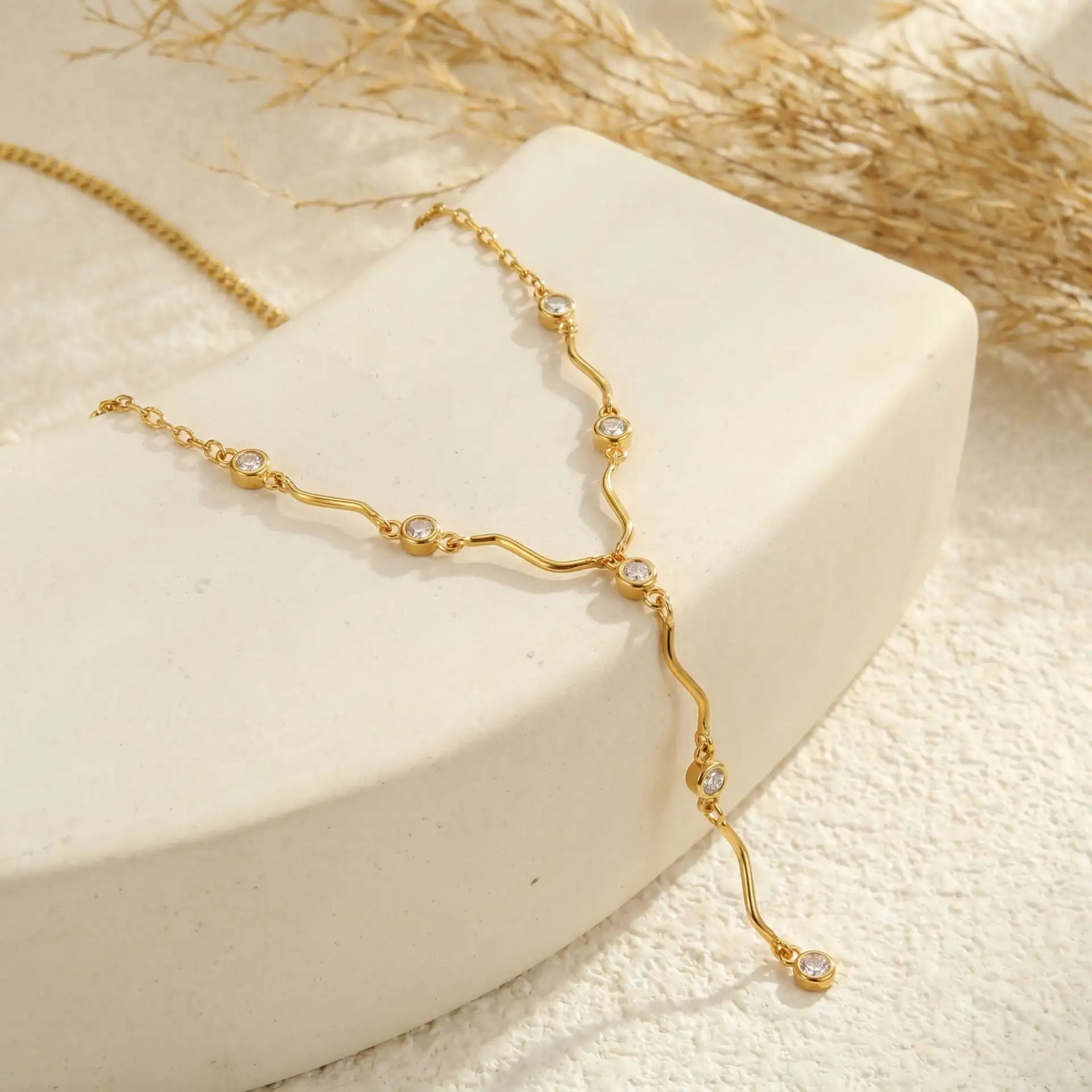 Meriam Diamond Wavy Necklace✨
