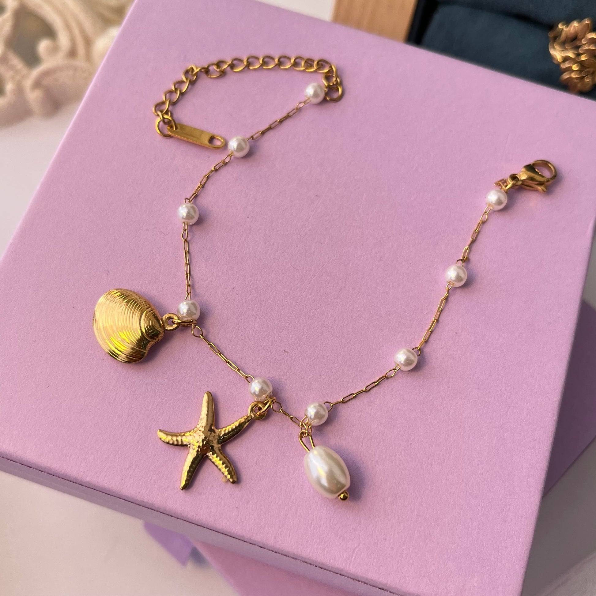 Pixel Shell Beachy Bracelet