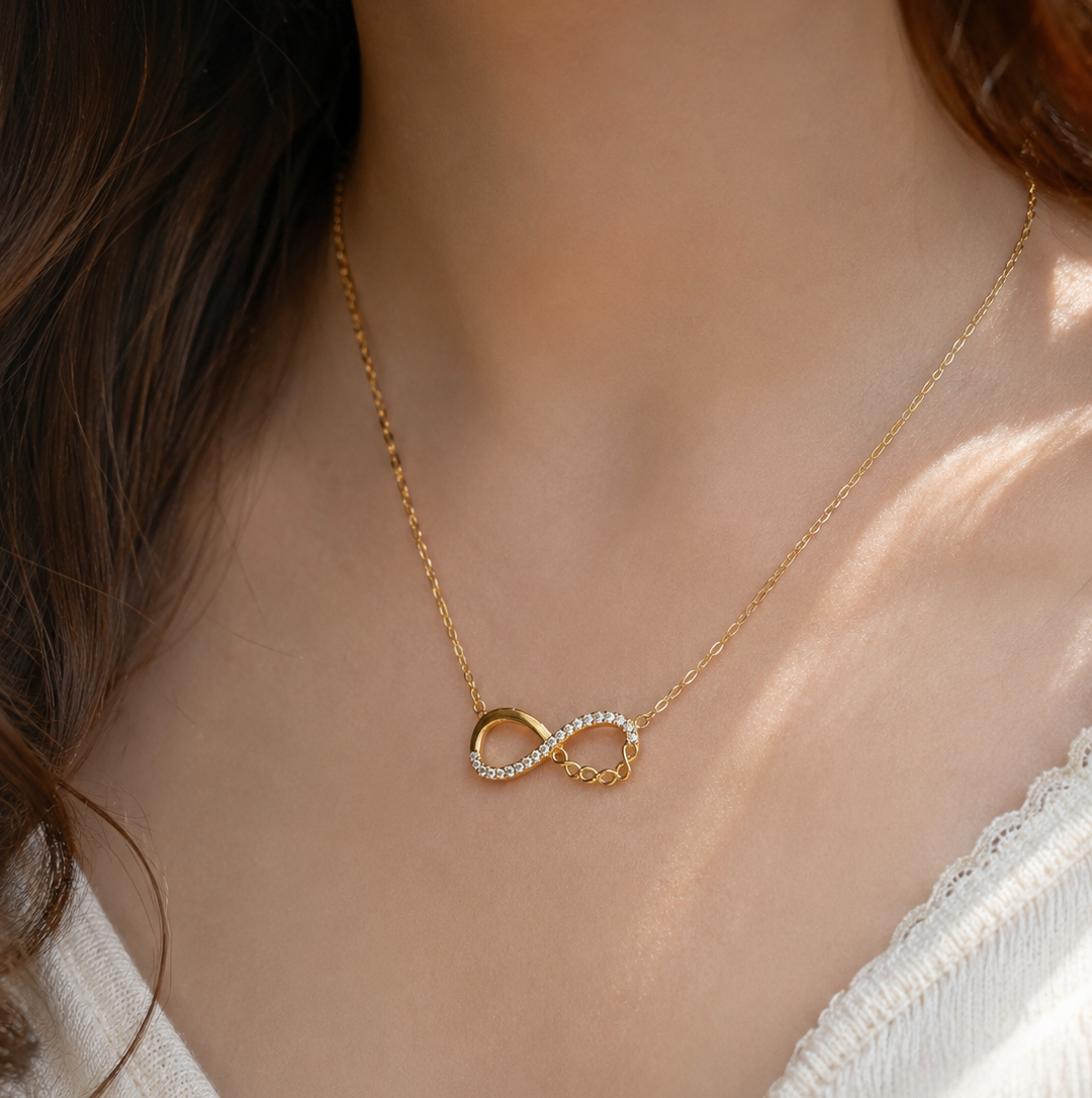 Zeri Infinity Diamond Necklace