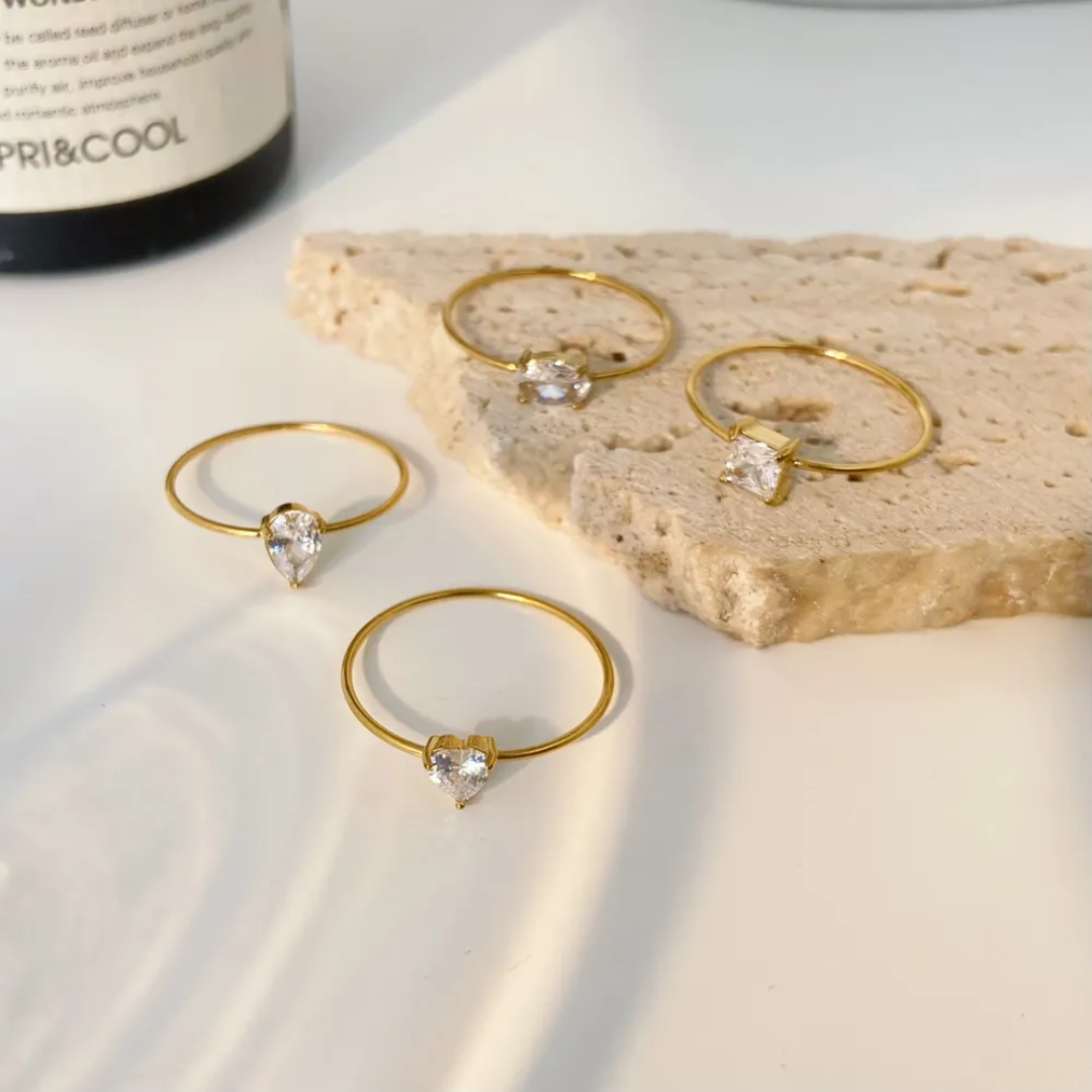 Diana Solitaire Gold Rings