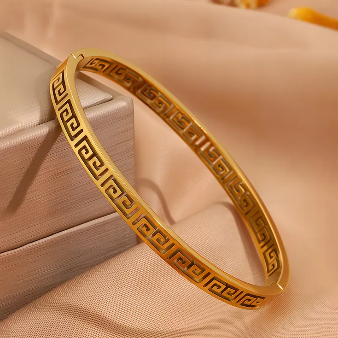 Poisi Chess Gold Cuff