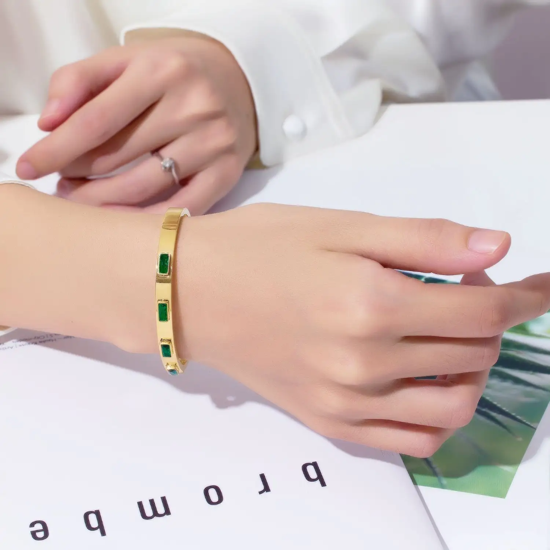 Rihu Green Stone Cuff