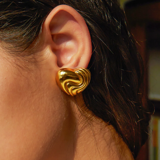 Wavy Heart Gold Studs❤️