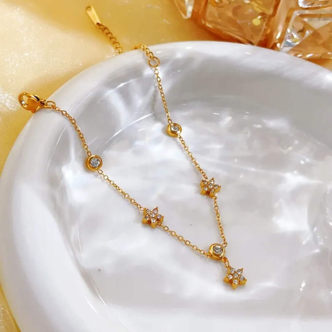 Gul Flower Dainty Bracelet