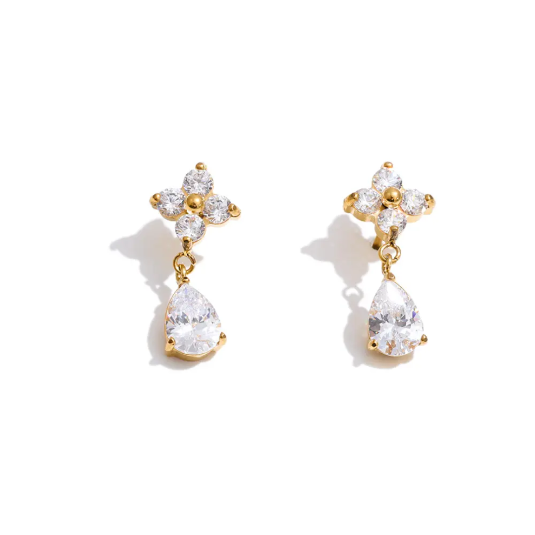 Ilora Flower Diamond Earrings✨
