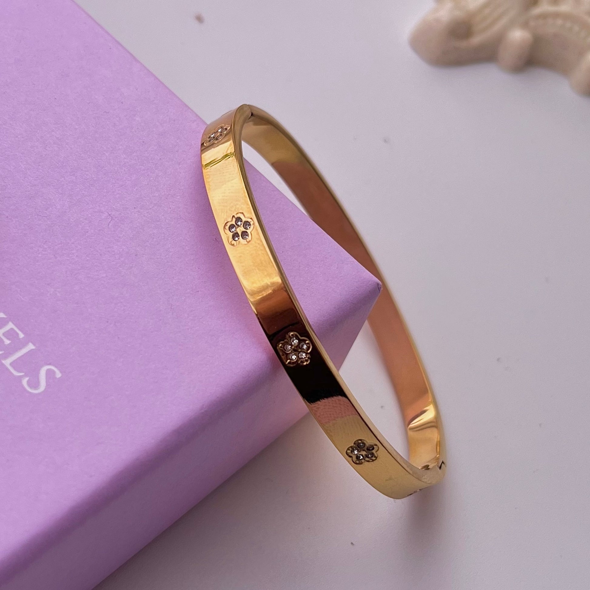 Siru Flower Gold Cuff