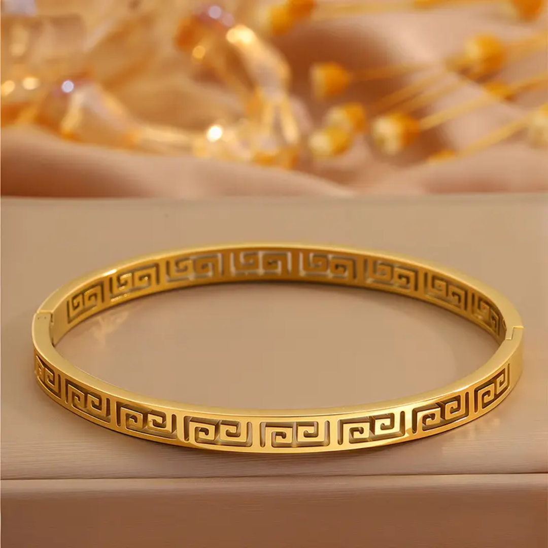 Poisi Chess Gold Cuff