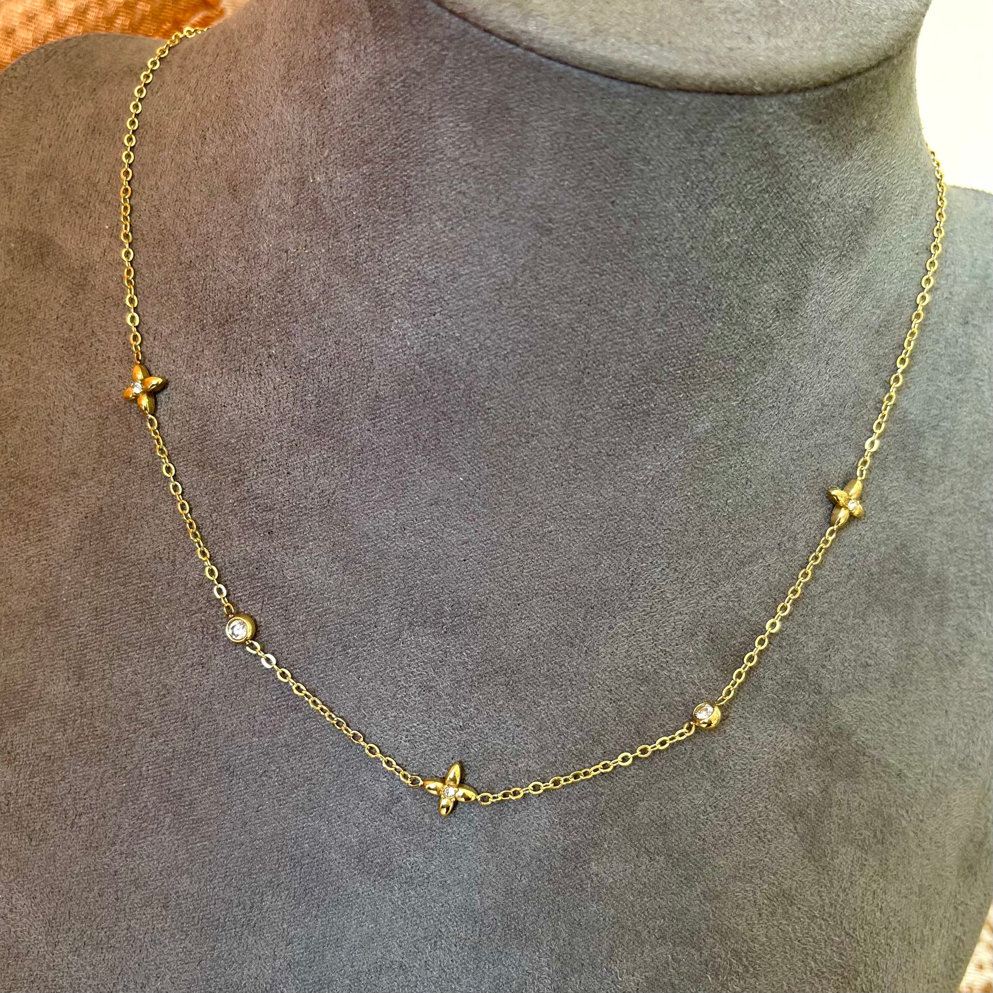 Lighty Star Dainty Necklace