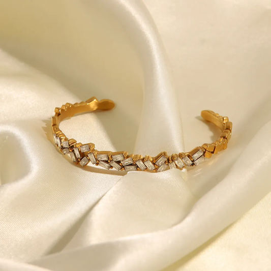 Toshi Diamond Gold Cuff✨