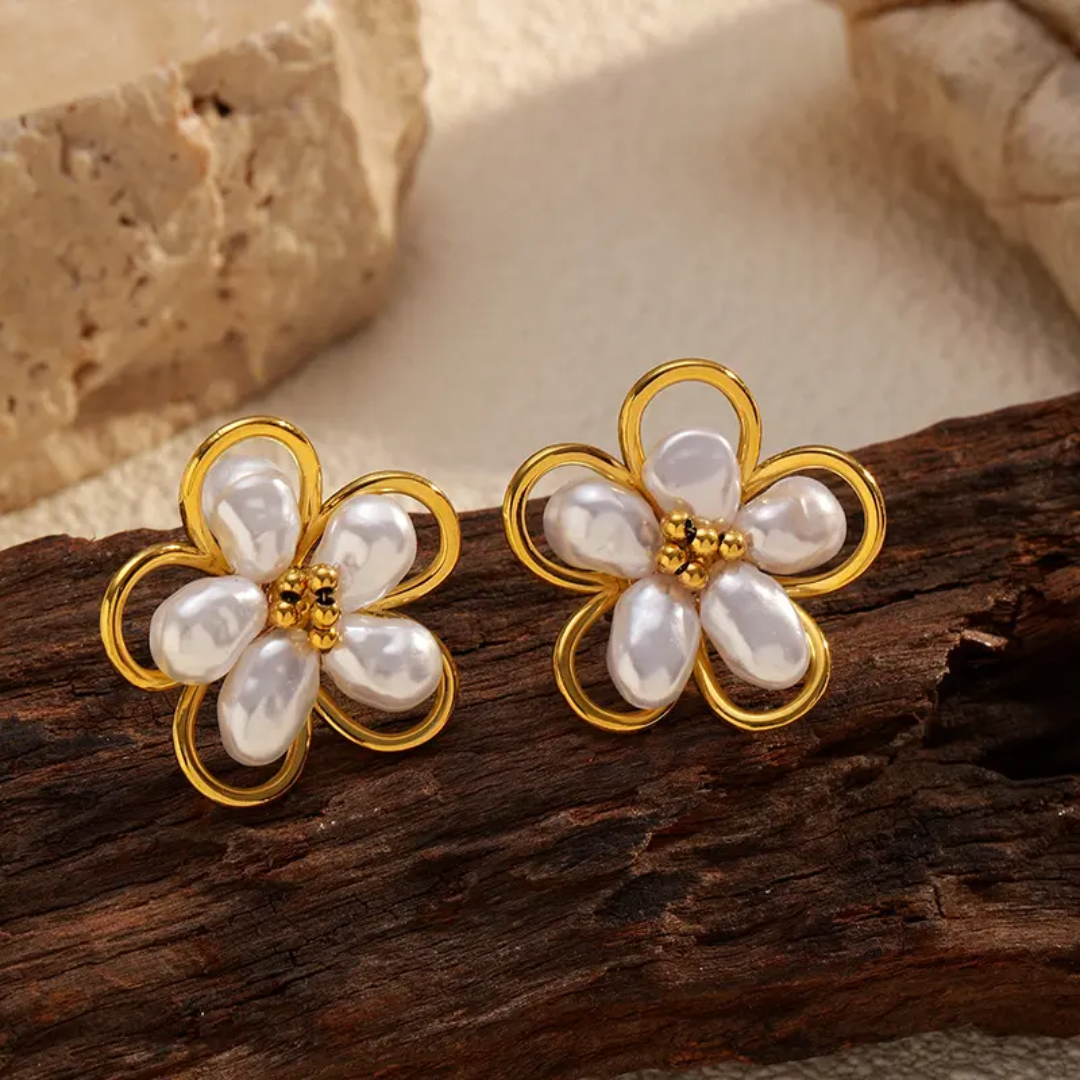 Lavendi Pearl Flower Earrings