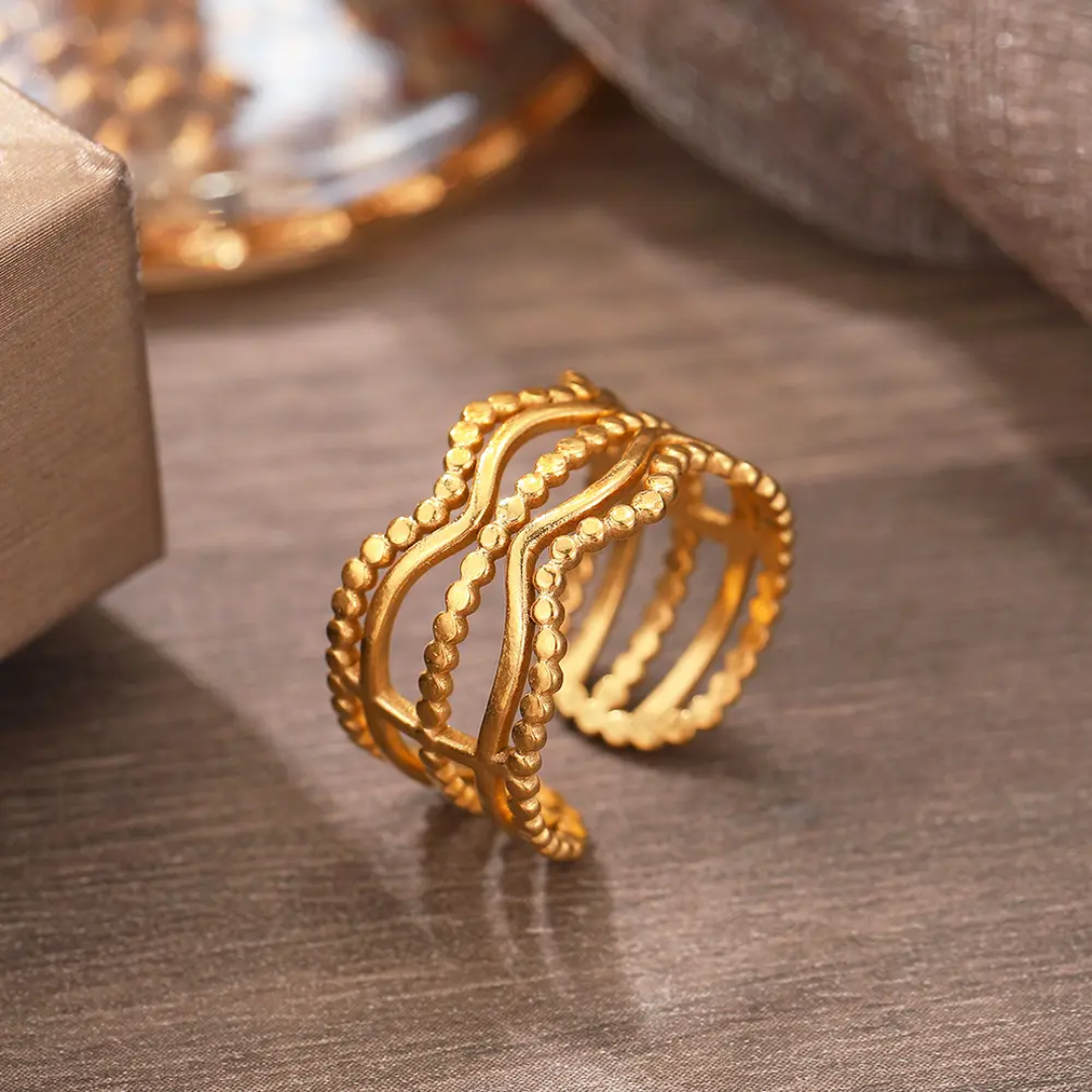 Kashi Wave Gold Ring