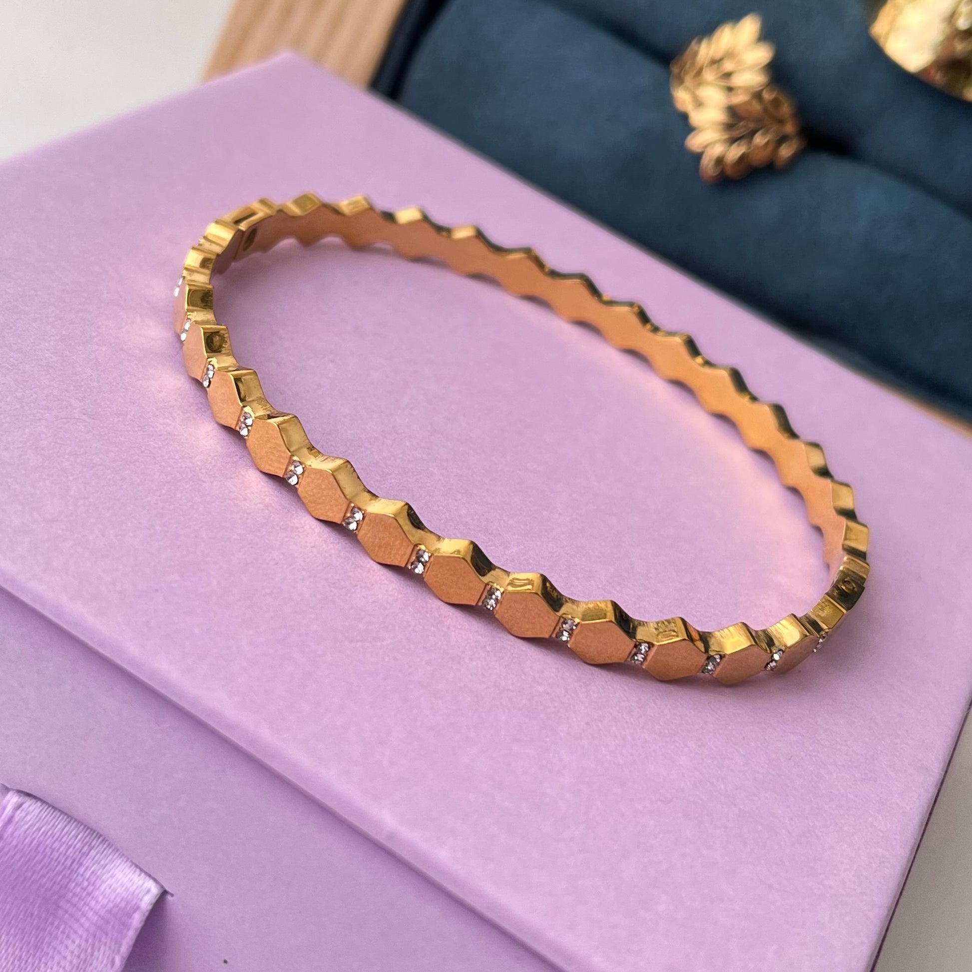 Cubia Gold Sleek Cuff