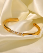 Prompt Diamond Gold Cuff✨