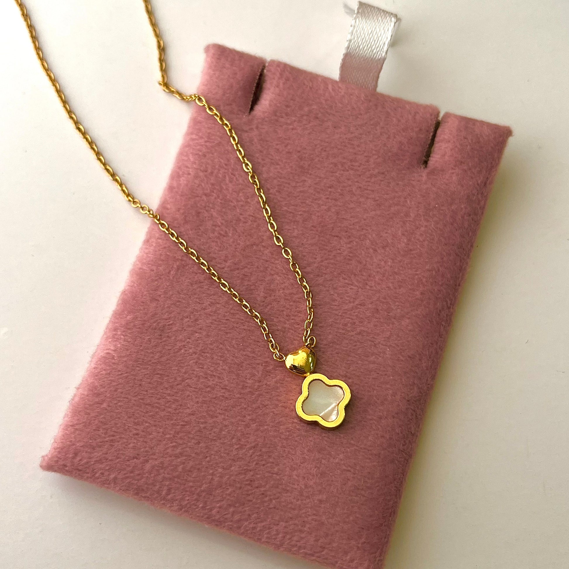 Minnie White Clover Necklace