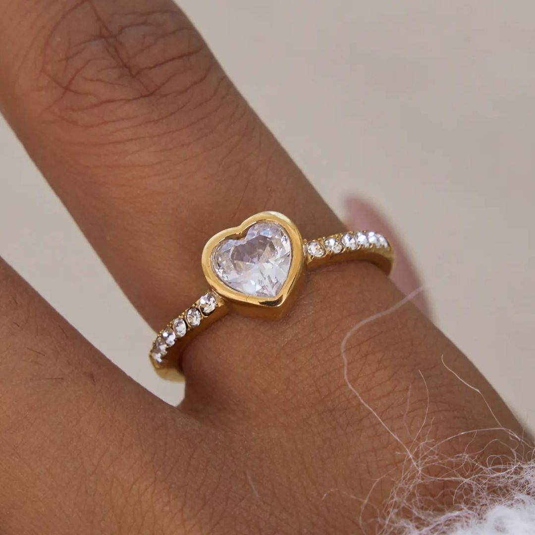 Winey Heart Solitaire Ring