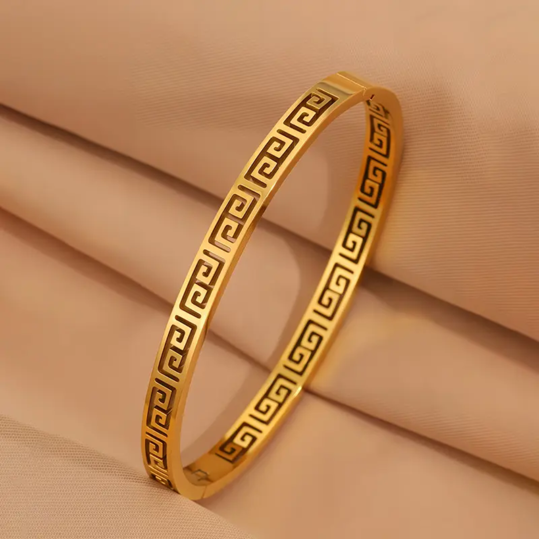 Poisi Chess Gold Cuff
