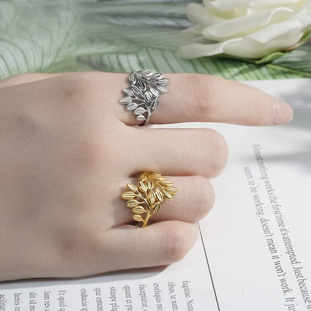 Leafy Sleek Gold Ring