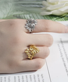 Leafy Sleek Gold Ring