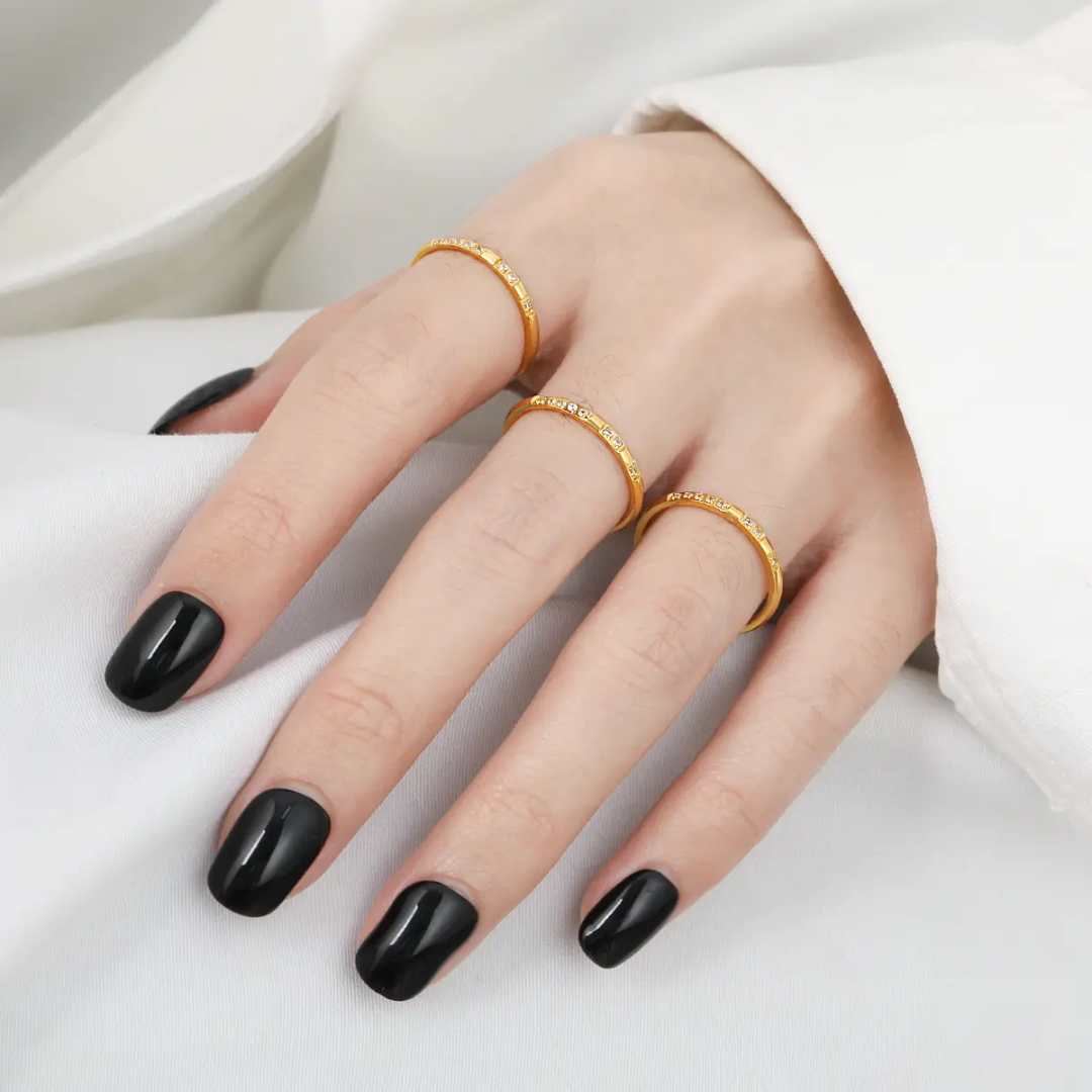 Bezi Sleek Diamond Ring