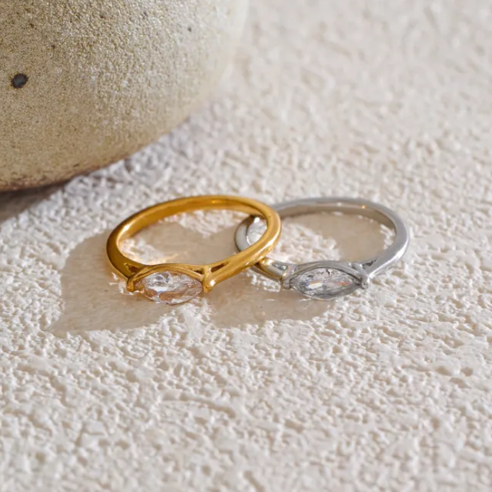 Greisha Mini Solitaire Gold Ring