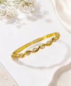 Veronica Wavy Diamond Cuff