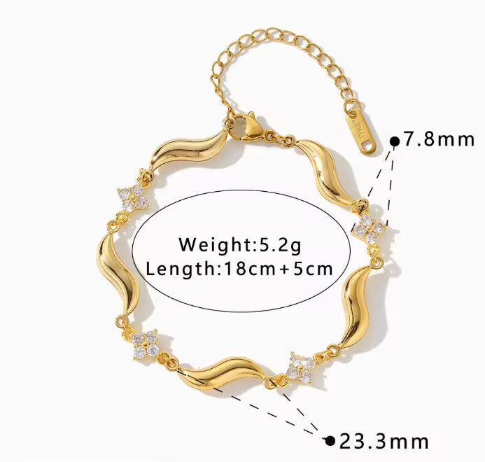 Clevi Clover Wavy Bracelet