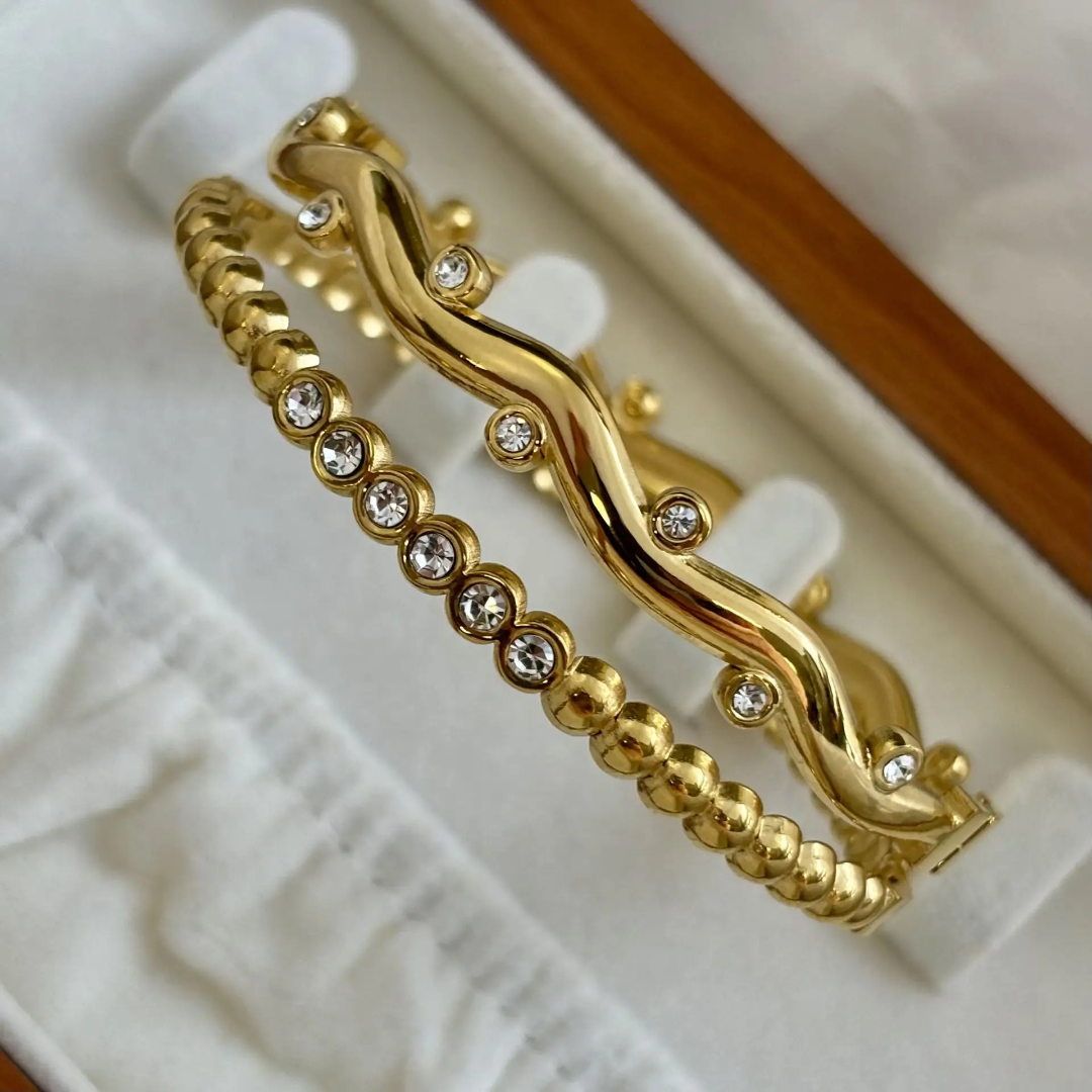 Evaki Wave Gold Cuff✨