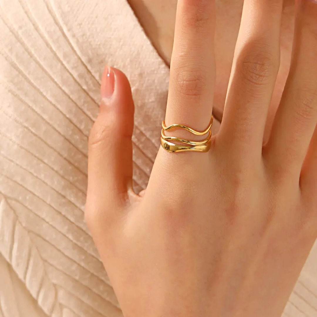 Bobbie Wavy Ring