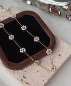 Rubia White Flower Necklace