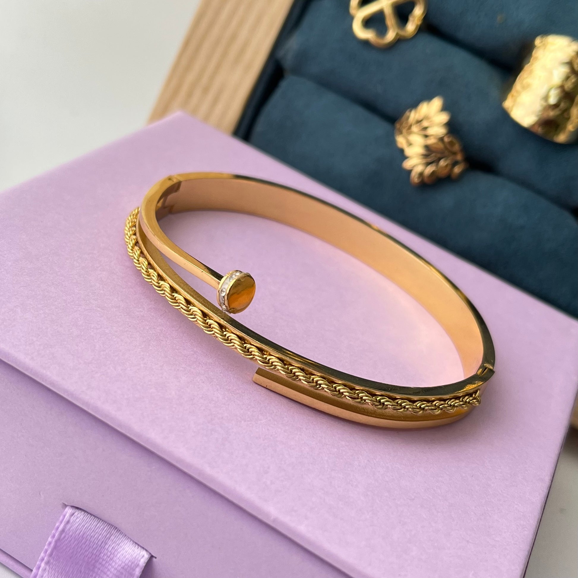 Natalia Nail Gold Cuff