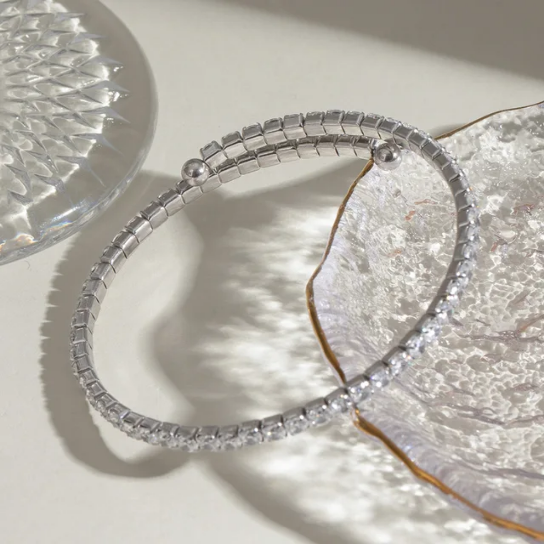 Glibi Single Layered Diamond Cuffs✨
