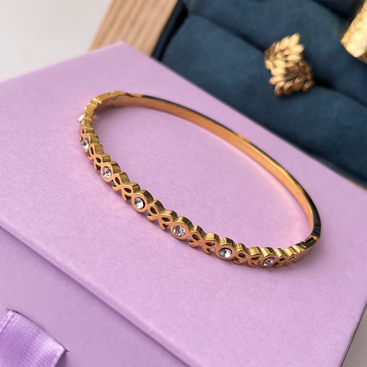 Eerica Bow Dainty Cuff