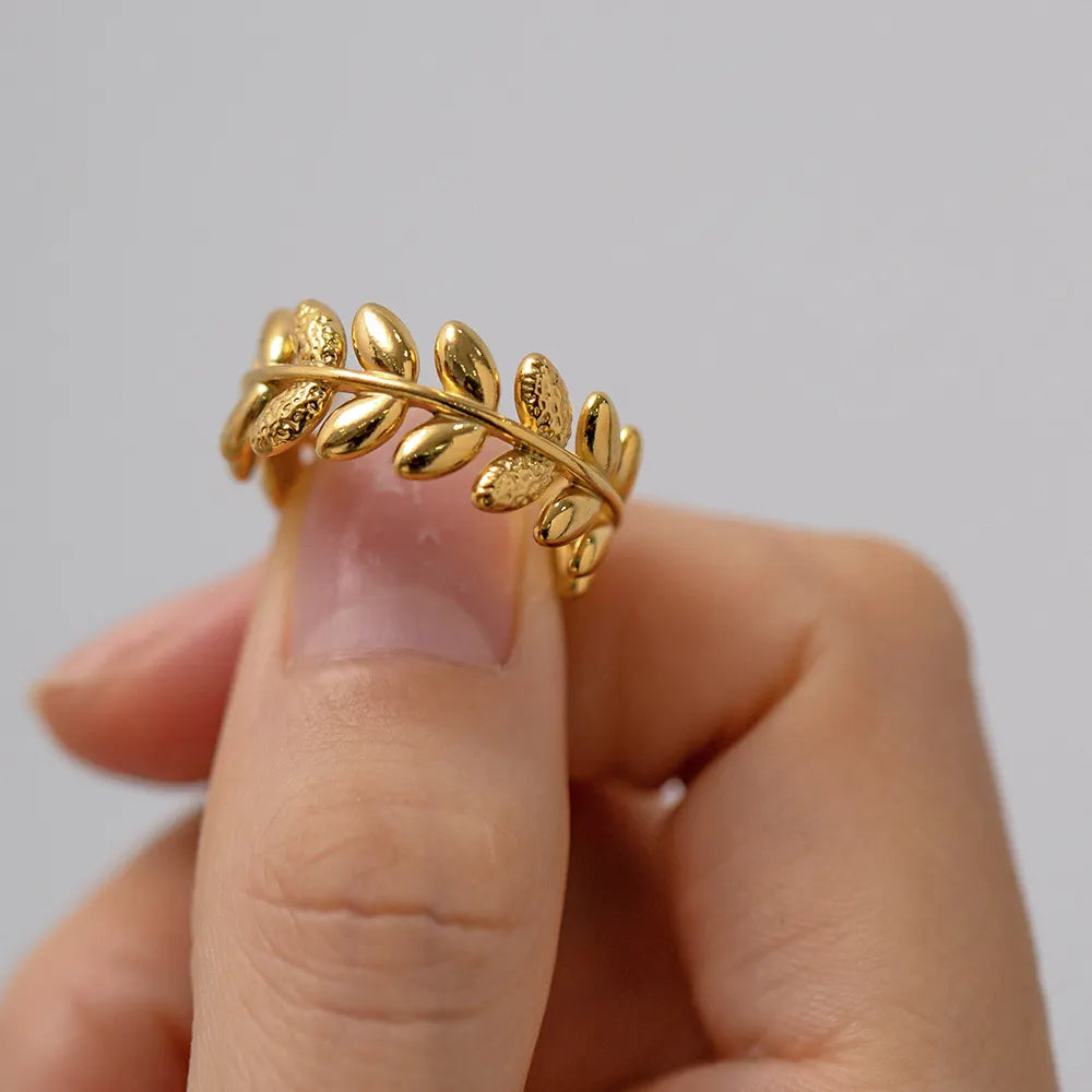 Mini Leaf Gold Ring