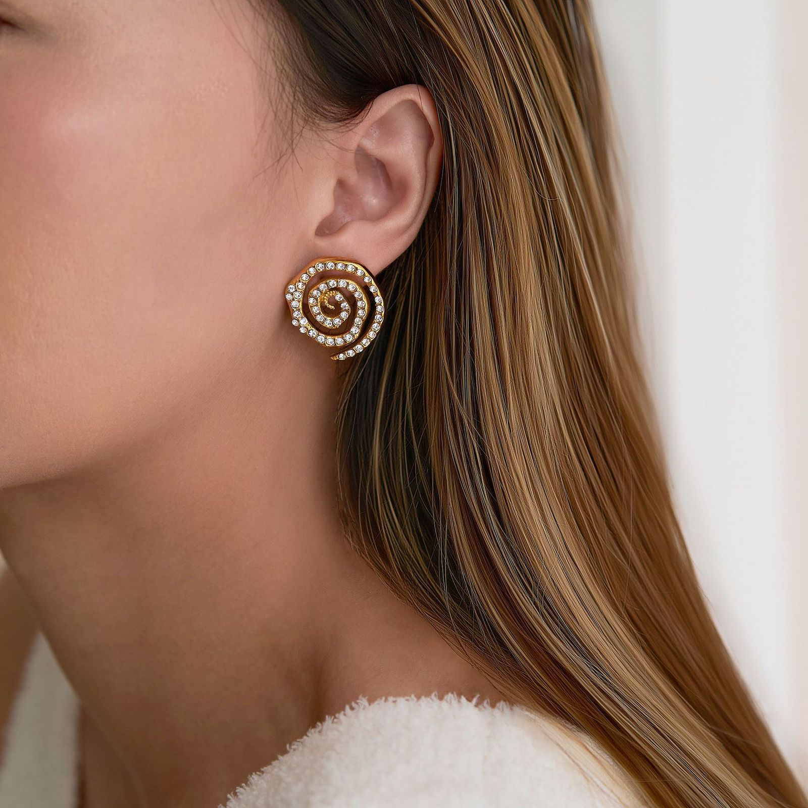 Evolvi Diamond Round Earrings