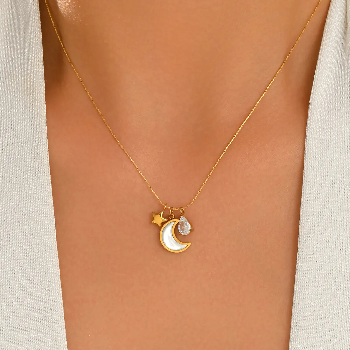 Dreamy White Moon Diamond Necklace