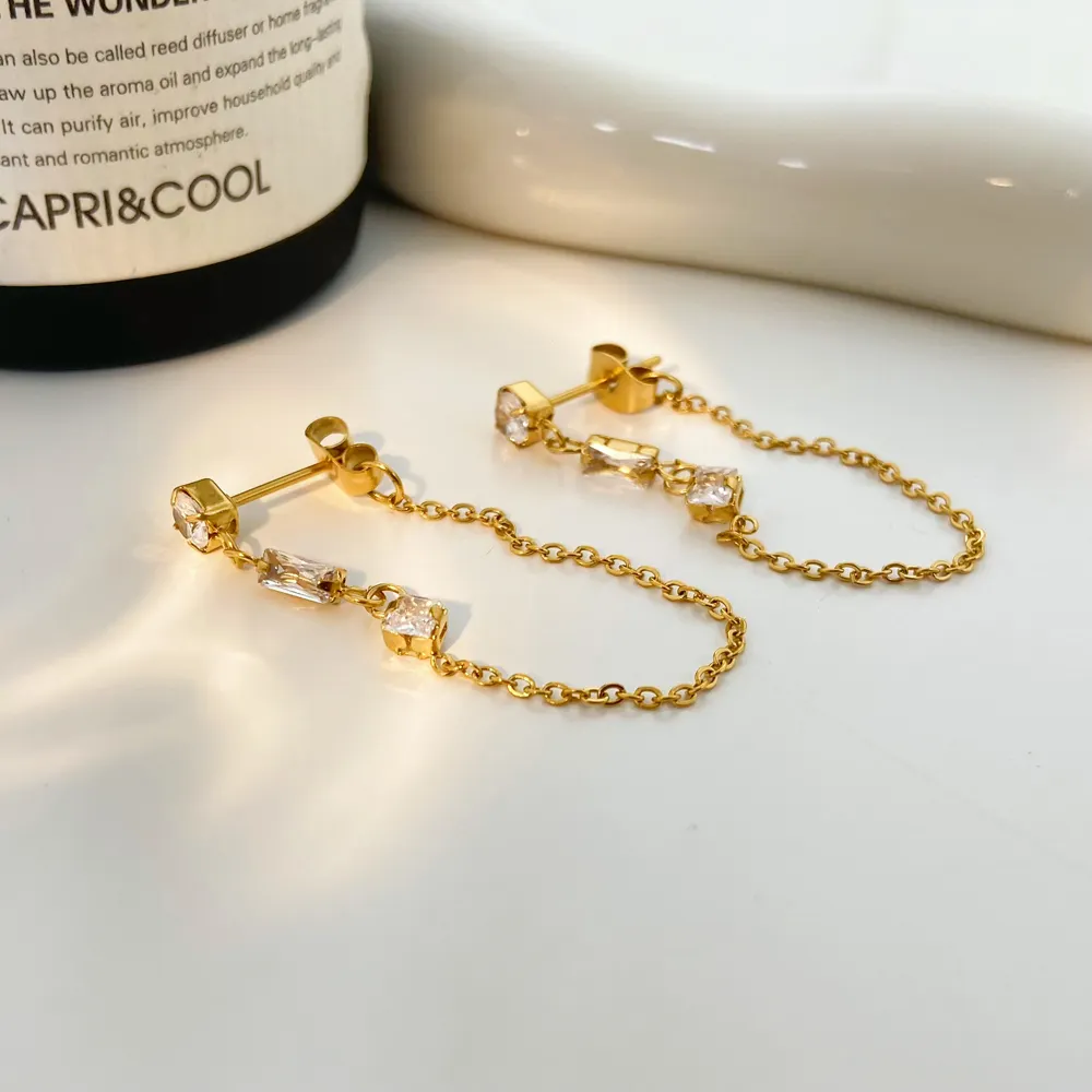 Montana Hanging Diamond Earrings