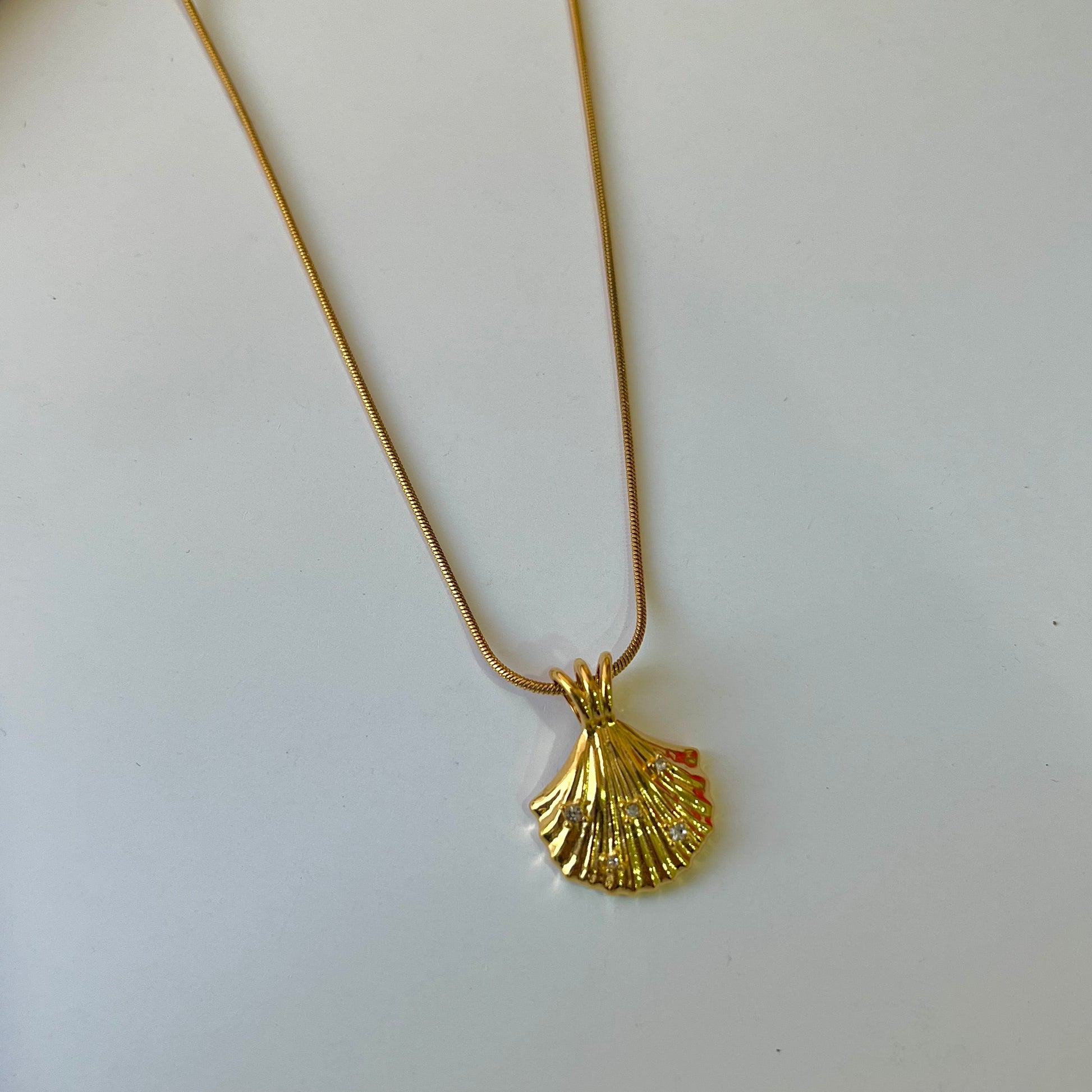 Ferry Shell Gold Necklace