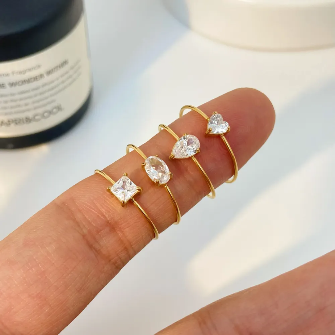 Diana Solitaire Gold Rings