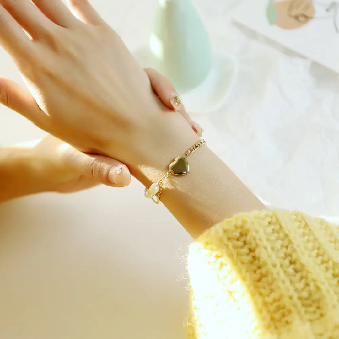 Pivia Heart Pearl Bracelet