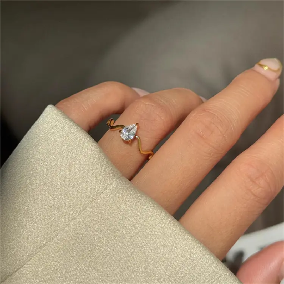 Iravi Drop Diamond Ring