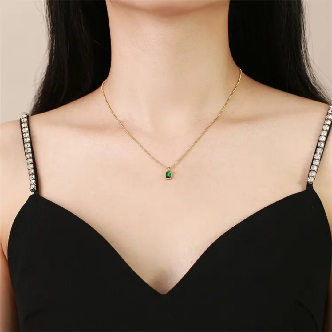 Mini Ema Emerald Necklace