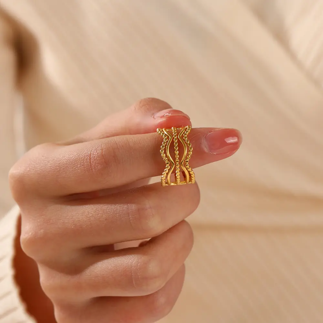 Kashi Wave Gold Ring