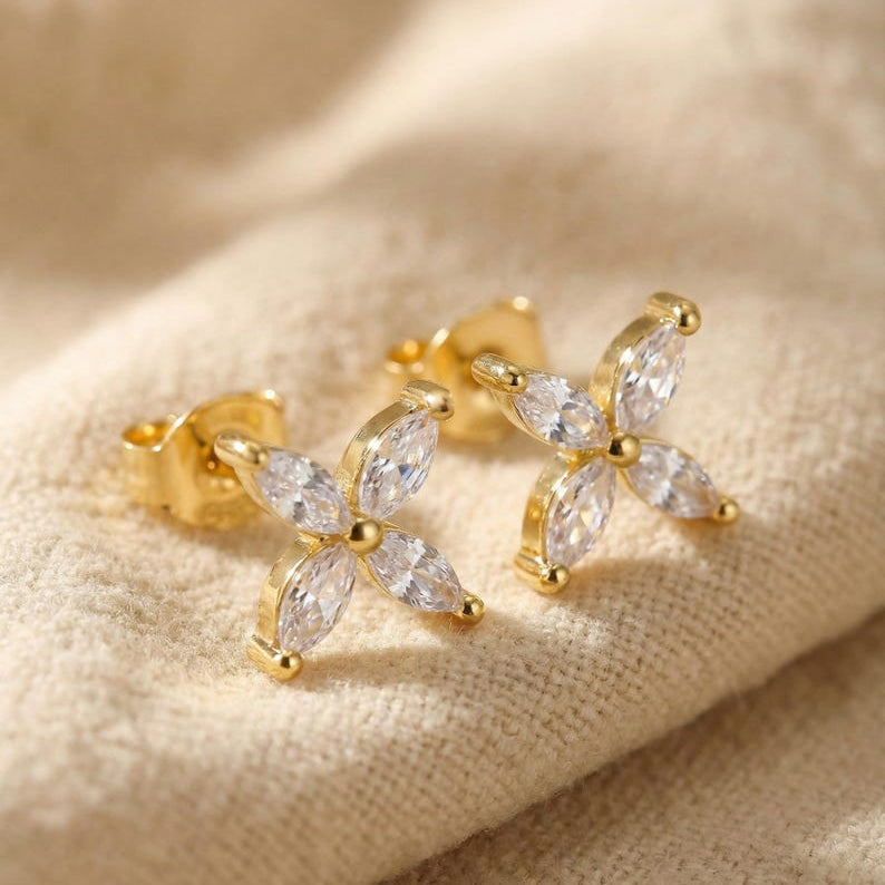 Demi fine Flower Dainty Stud