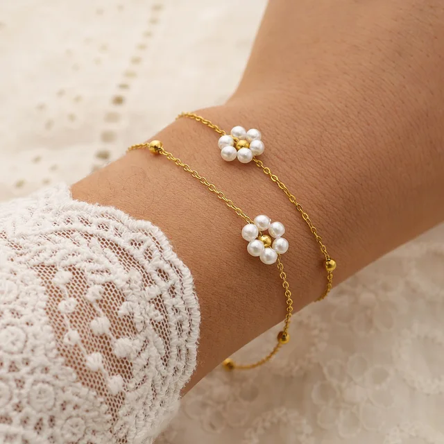 Belrie Daisy Flower Bracelet