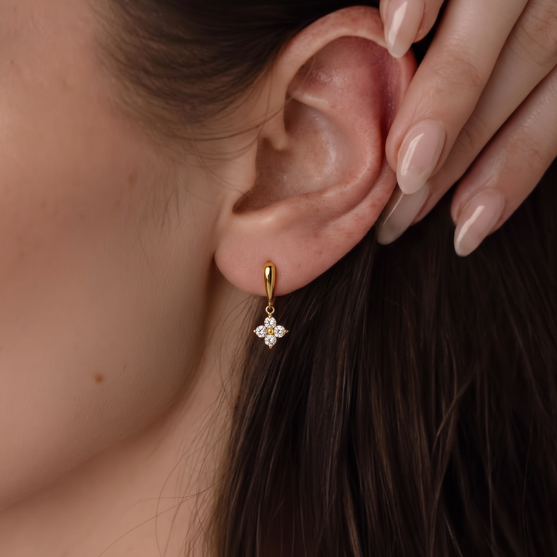 Bobbi Clover Hanging Danglers✨